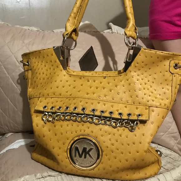 Michael Kors Purse.. - Picture 1 of 8